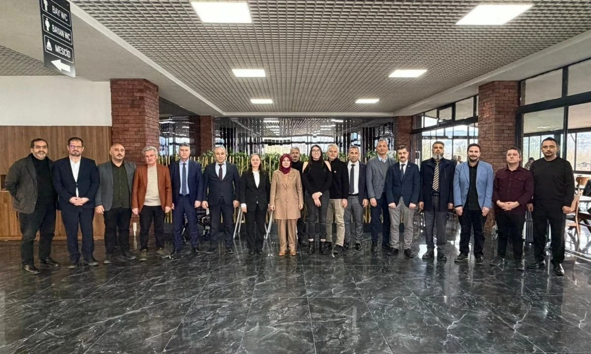 G&ouml;lyaka Kurum M&uuml;d&uuml;rleri &Ouml;zer'le Bir Araya Geldi