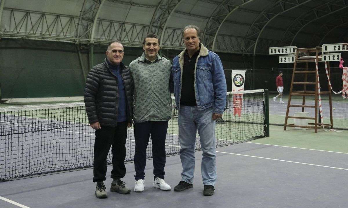 Hastanede kanseri, kortta rakiplerini yendi!