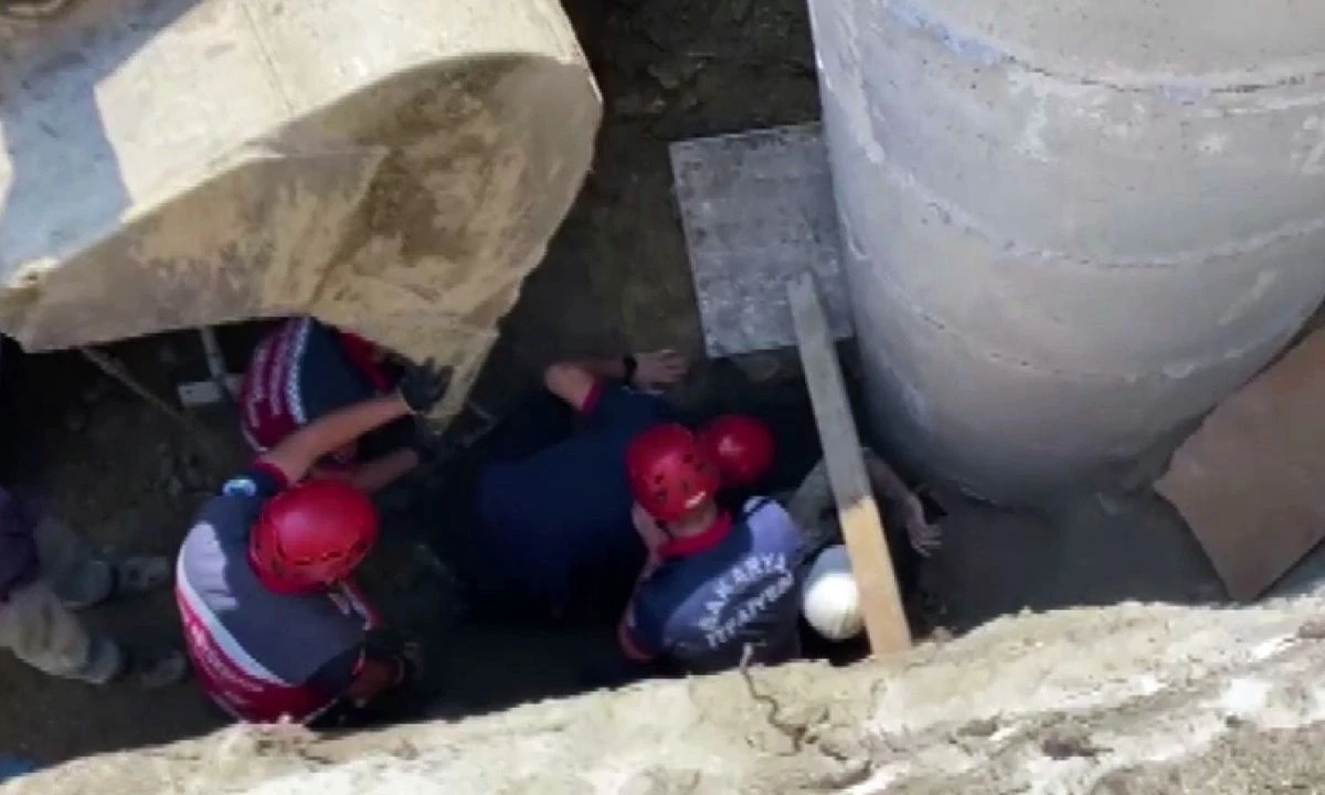 Kanalizasyon çalışması sırasında göçük: İşçi toprakta kaldı