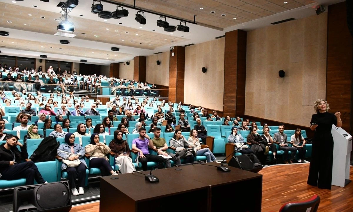 Kanser hastalarına en b&uuml;y&uuml;k destek ne? Uzmandan dikkat &ccedil;eken a&ccedil;ıklama