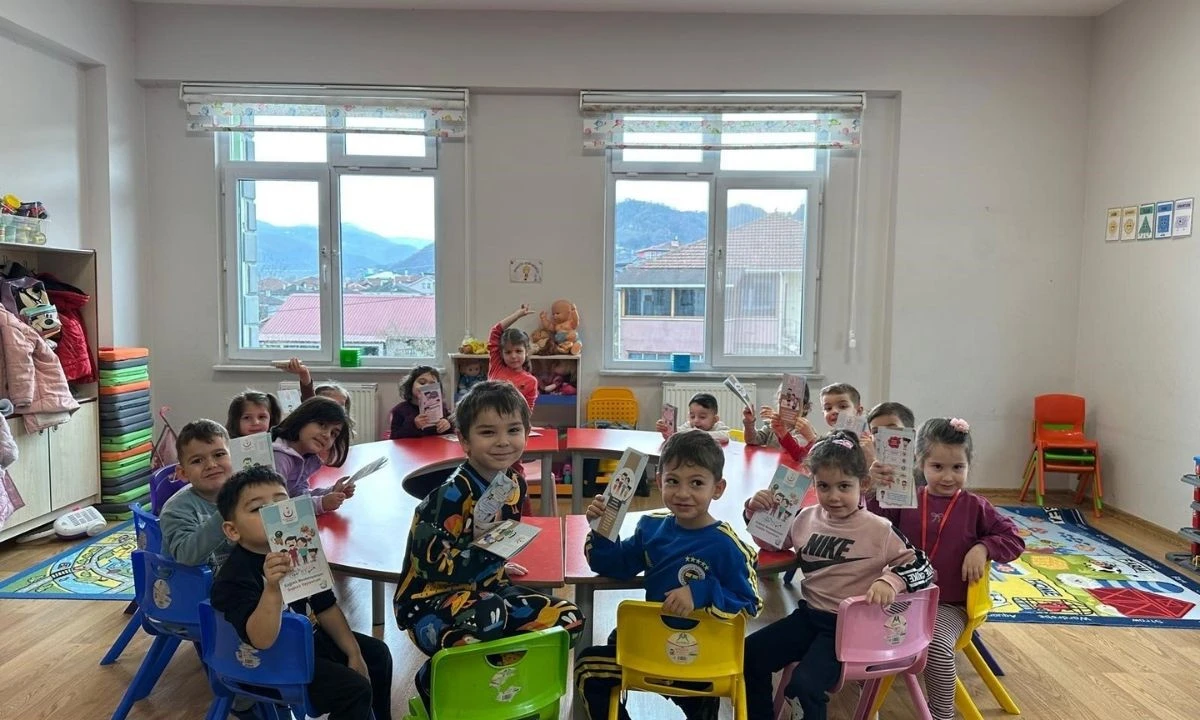 Kaynaşlı &Ccedil;ocuklara Hijyen ve Beslenme Dersi