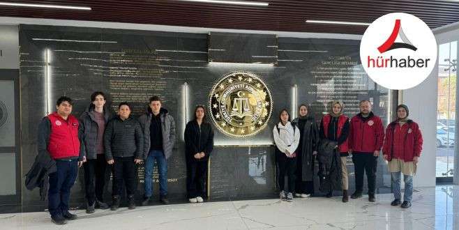 Liseli gençler adliyeyi gezdi