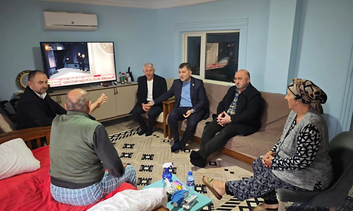 Milletvekili &Ouml;zt&uuml;rk&rsquo;ten Ak&ccedil;akoca&rsquo;da anlamlı ziyaret: Hastalara moral verdi