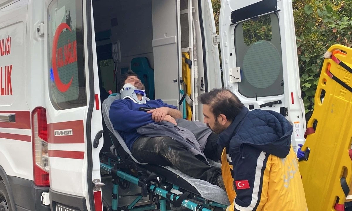 Motosikletli Yola Savruldu: 1 Yaralı