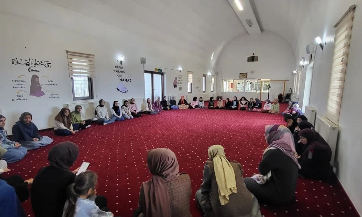 M&uuml;ft&uuml; Vekili Ziyareti Gen&ccedil;lik Kampı