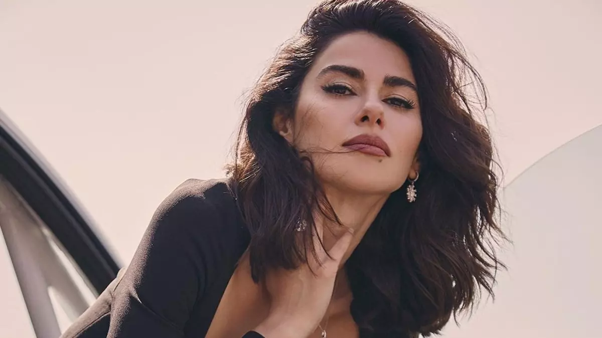 Nesrin Cavadzade yeni sevgilisiyle görüntülendi!