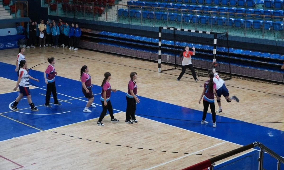 Okul Sporları Sezonu Düzce'de Başladı