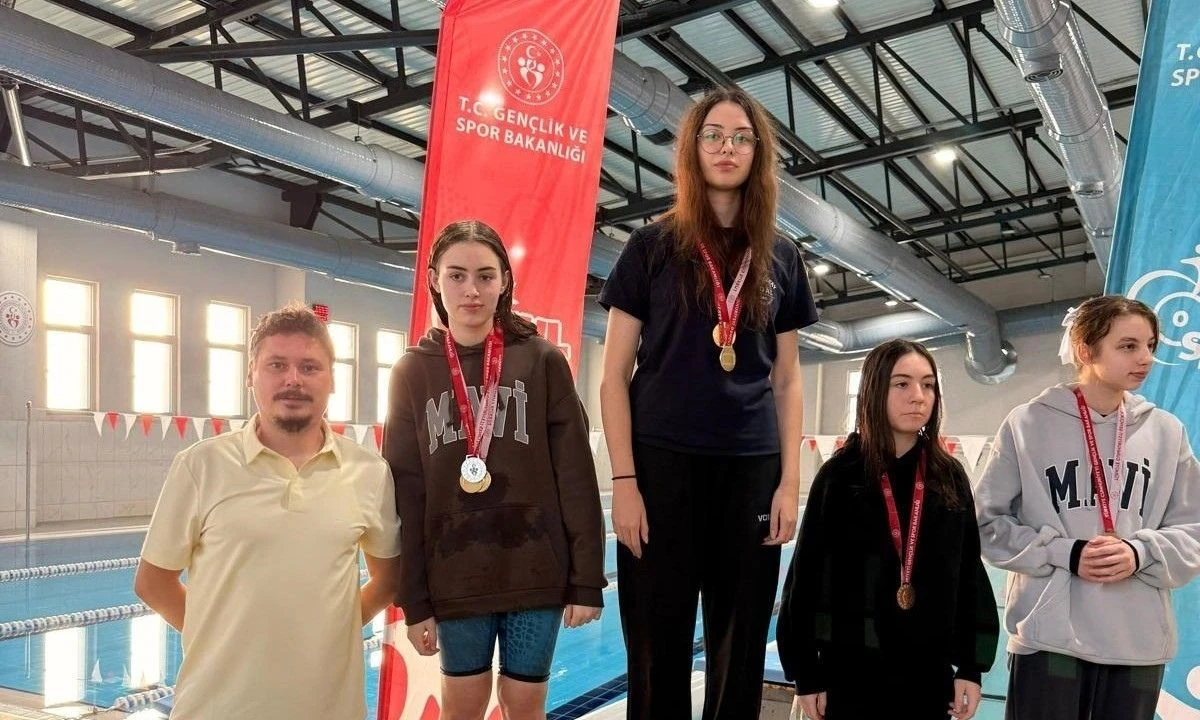 Okul Sporları Yüzme Düzce Çilimli Ödül Töreni