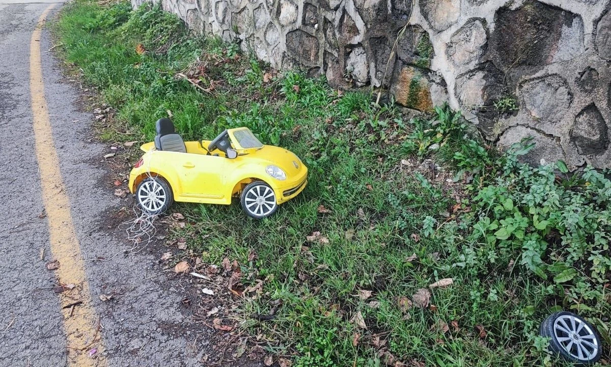 Otomobil Akülü Arabaya Çarptı: Çocuk Yaralı