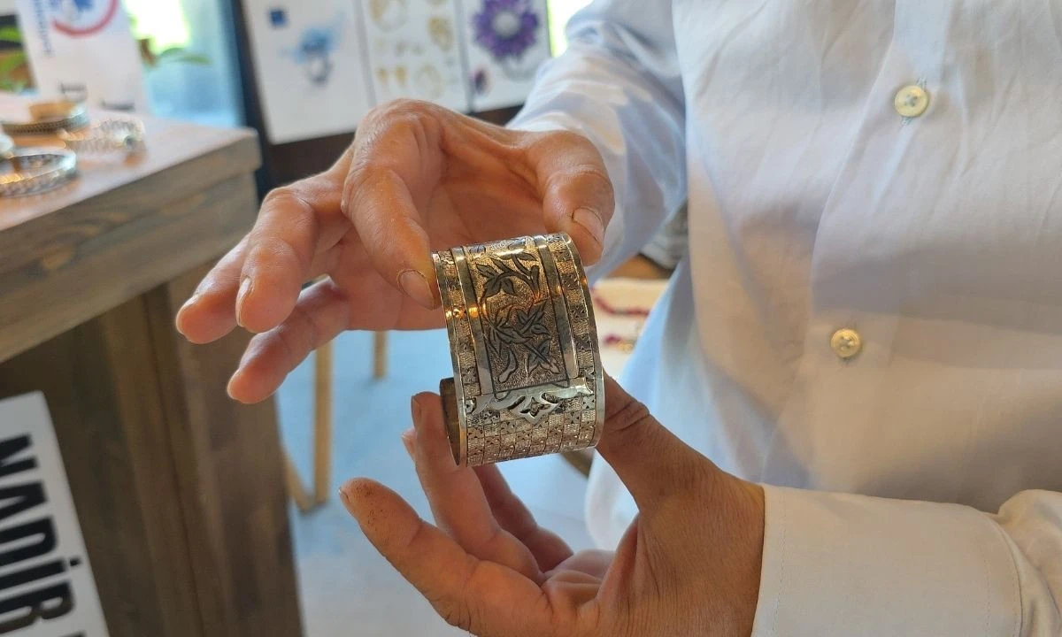 Roma ve Bizans Eserlerine Benzeyen El Yapımı Tasarımlar Düzce'de Sergilendi