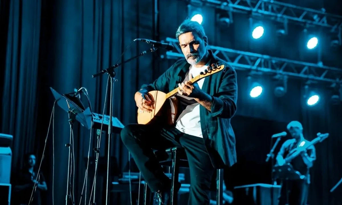 Uğur Işılak, Meydanı doldurdu