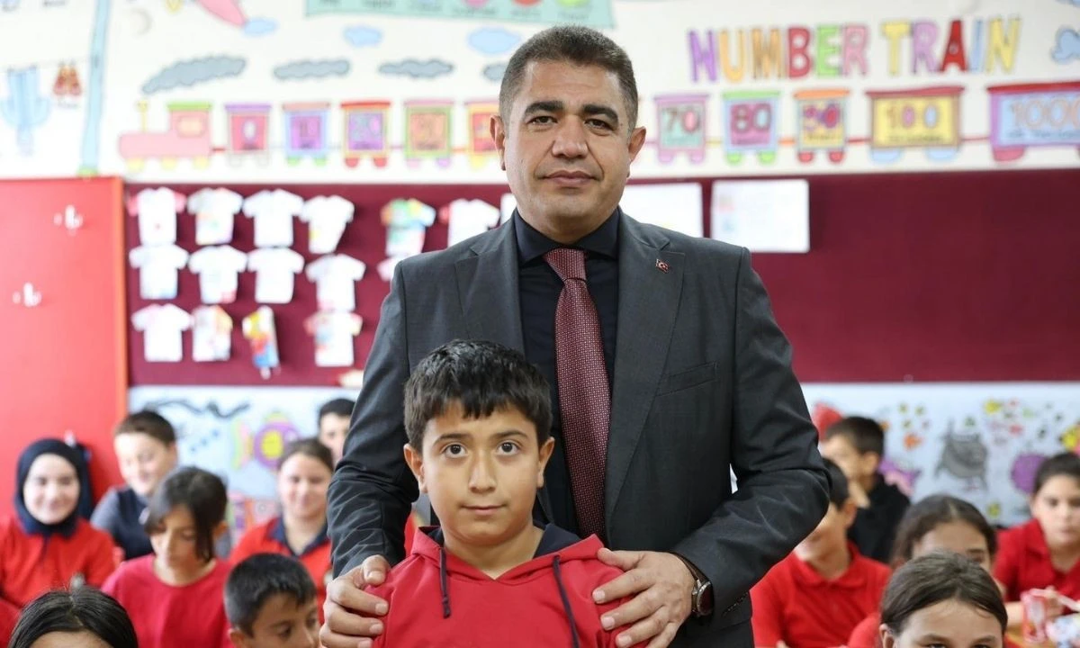 Vali amcaları çocukların isteklerini cevapsız bırakmadı