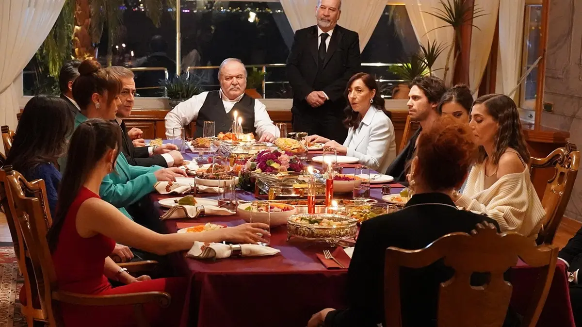 Yalı Çapkını'nda beklenmedik ayrılık! Başrol diziye veda ediyor