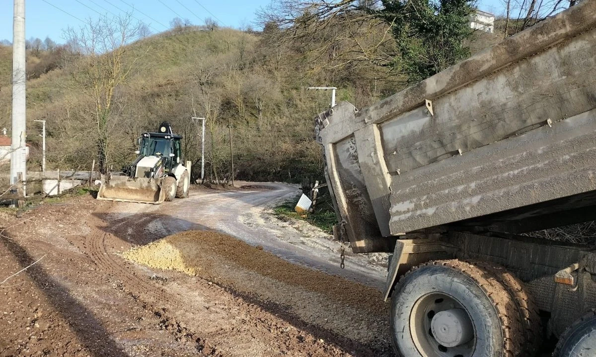 Yeniyer K&ouml;y&uuml;'n&uuml;n Ulaşım Konforu Arttı