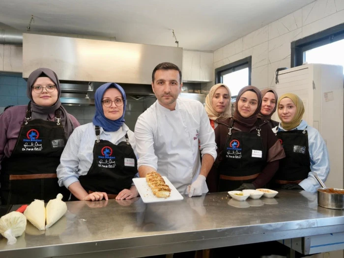 Kursiyerleri h&uuml;nerlerini sergiledi 
