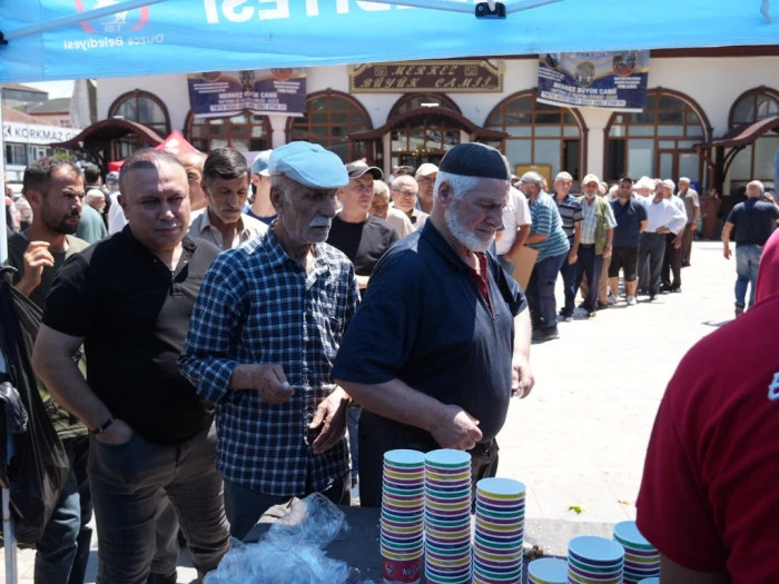 Muharrem Ayında Bereket Sofrası Kuruldu