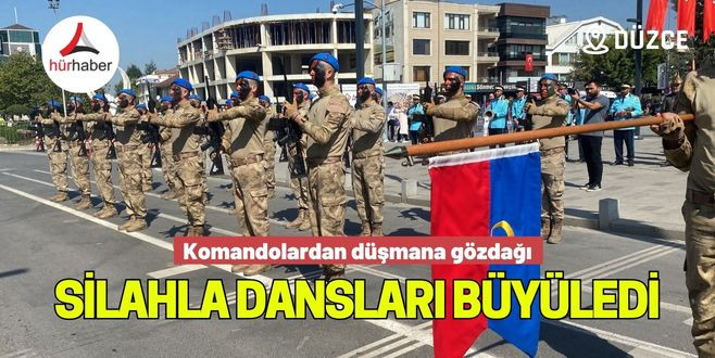 Komandoların silahla dansı büyüledi