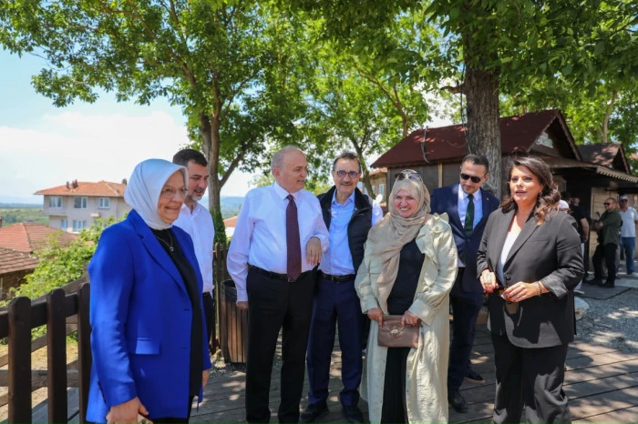 Eski Bakanlar d&ouml;nmez ve sarıeroğlu D&uuml;zce&rsquo;ye geldi